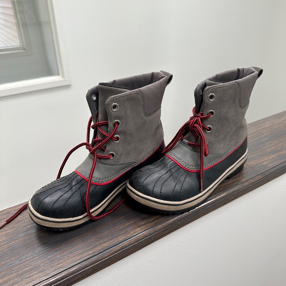 Sorel women's Gray and Black Boots with Red Accents size 6